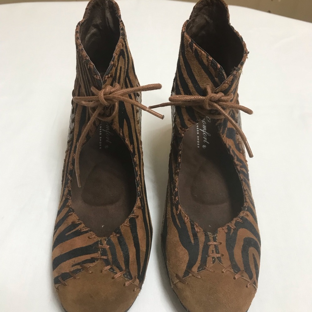 Shoes - Picture 6 of 10